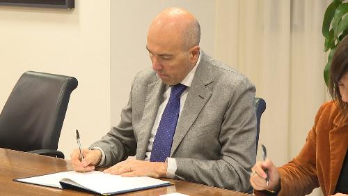 Nicola Turello (Sindaco Pozzuolo del Friuli) alla firma dell'accordo per l'ultimazione della rete fognaria di Pozzuolo del Friuli - Udine 27/11/2017
